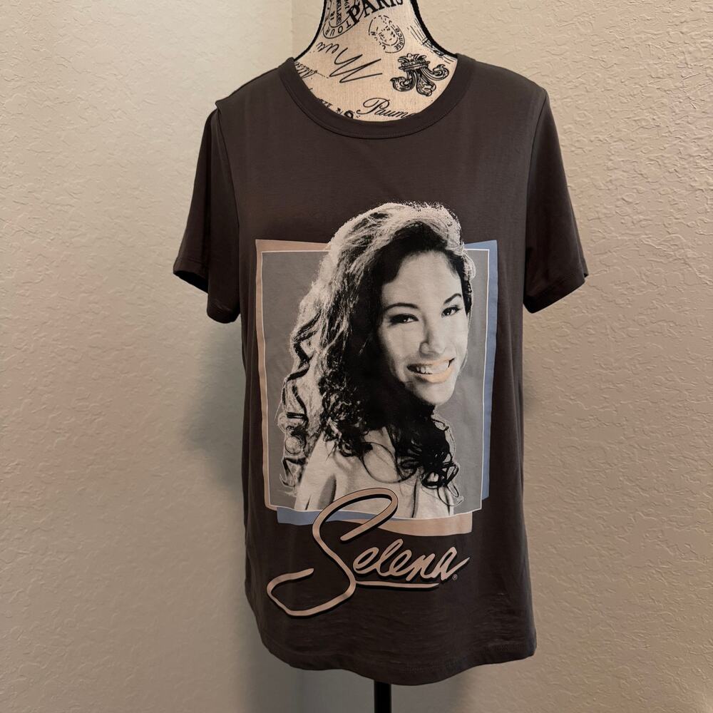 Selena Quintanilla Official Merchandise T-Shirt Womens Large Gray Graphic Tee